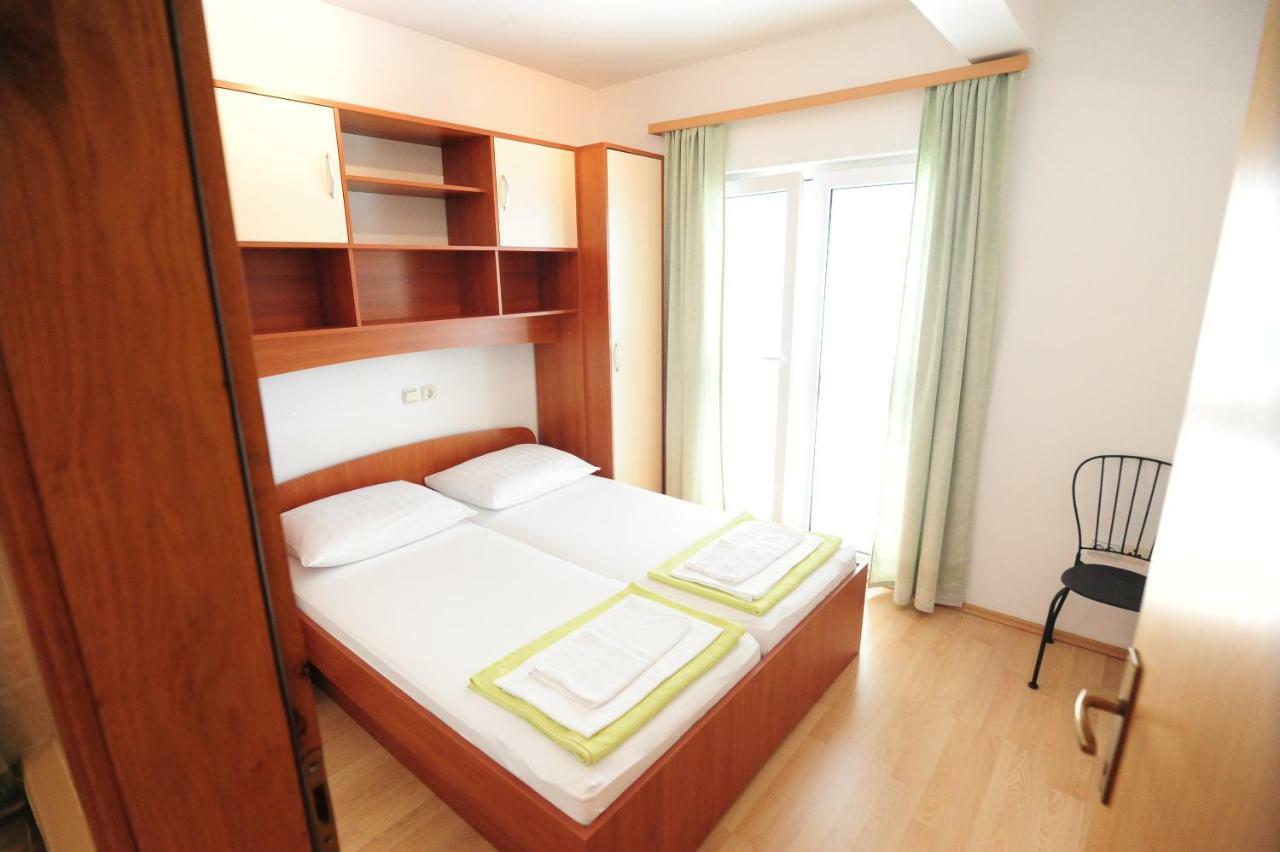 Apartments Knezevic Makarska Exterior photo